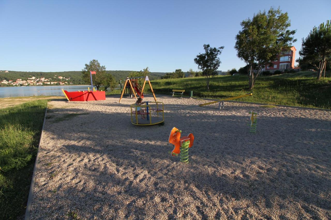 Apartments Klaudija Čižići Kültér fotó