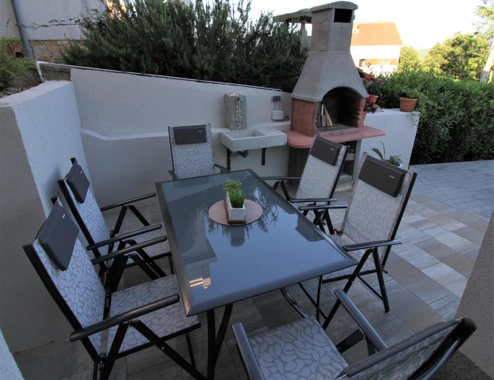 Apartments Klaudija Čižići Kültér fotó