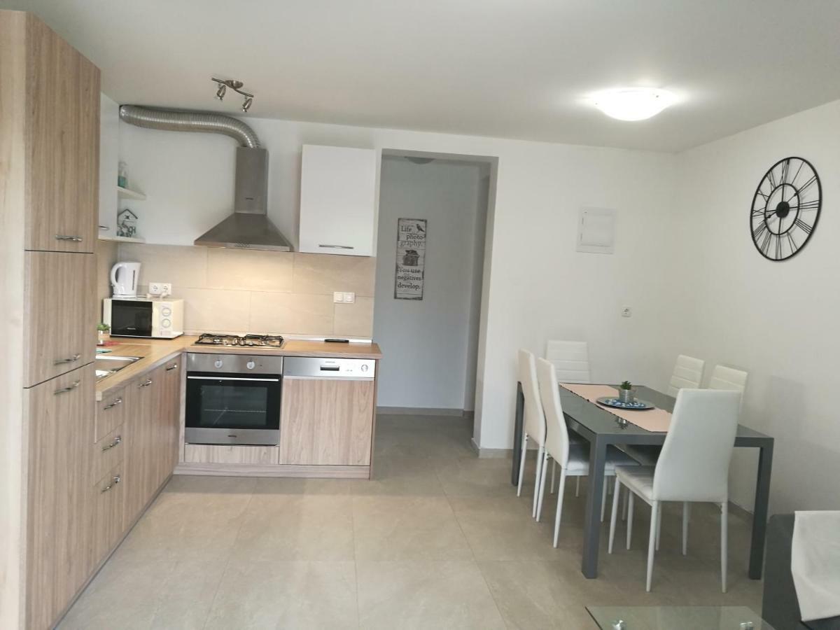 Apartments Klaudija Čižići Kültér fotó
