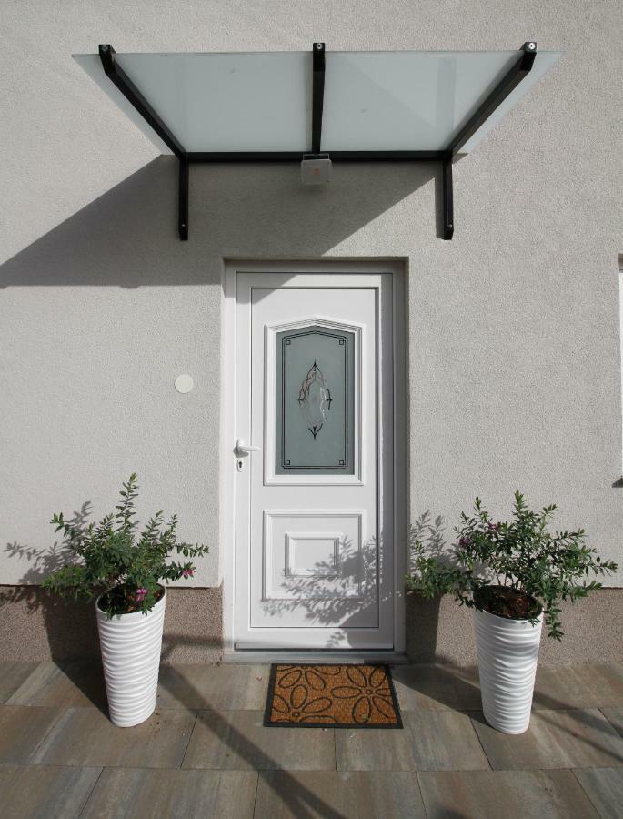 Apartments Klaudija Čižići Kültér fotó